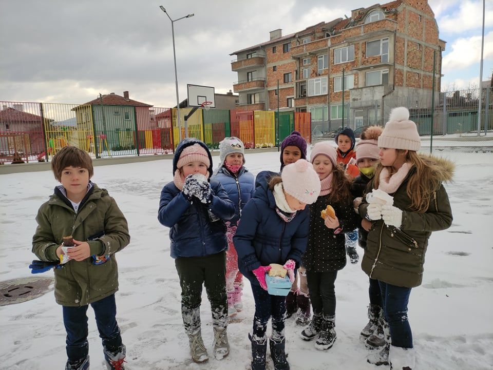 Зимни игри - СУ Никола Йонков Вапцаров - Царево