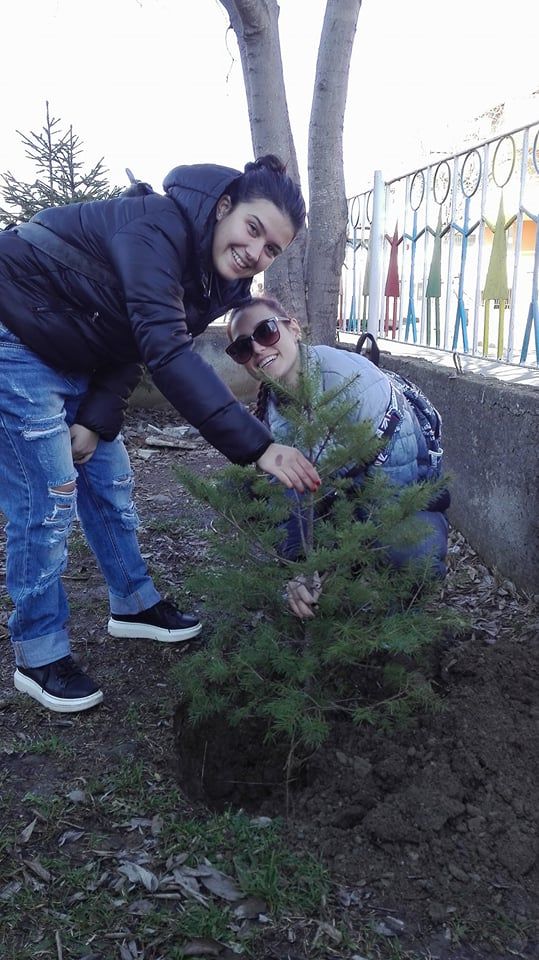 Да дарим живот на дърветата - СУ Никола Йонков Вапцаров - Царево